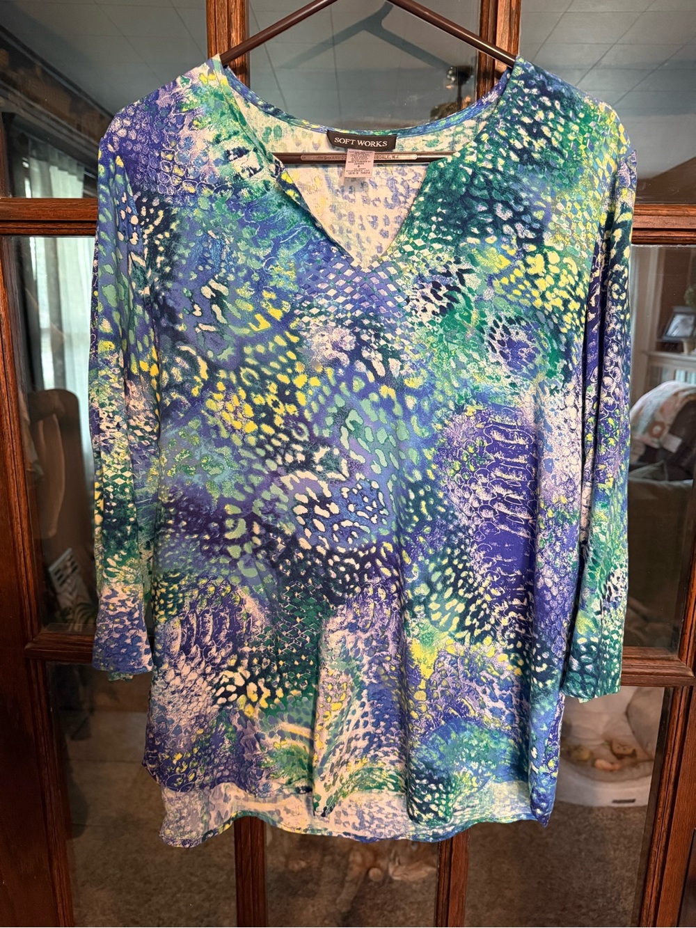 Soft Works Women Blue Green‎ Abstract Snakeskin V-Neck 3/4 Sleeve Tunic  Size 8